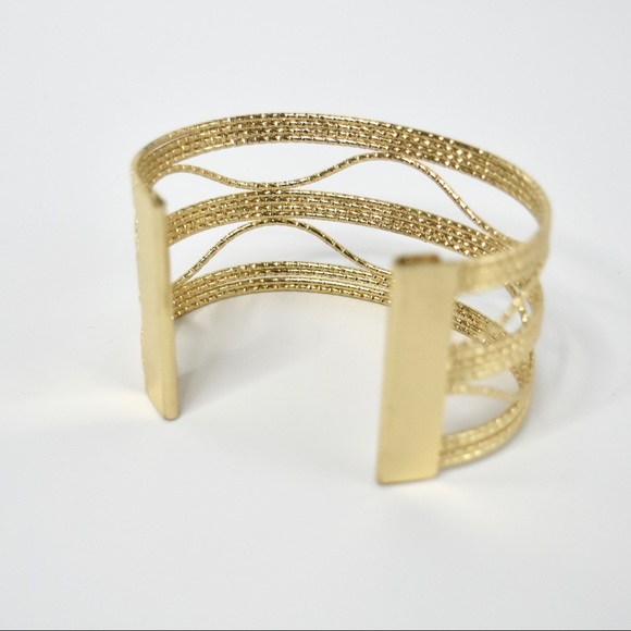 Gold split Bangle - Picture 3 of 3